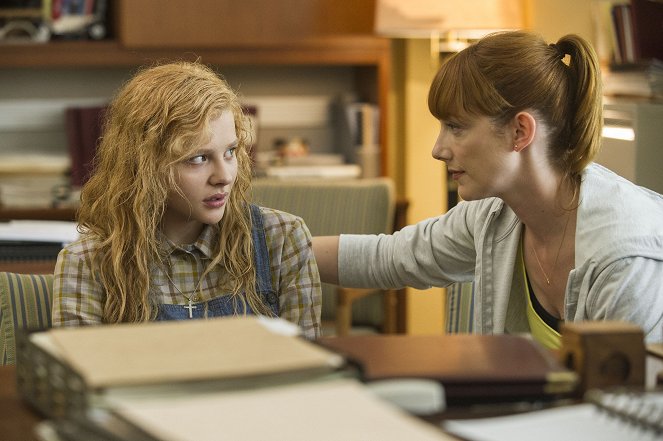 Carrie - Z filmu - Chloë Grace Moretz, Judy Greer