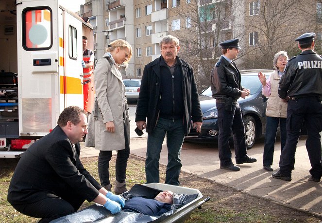 Volejte policii 110 - Blutige Strasse - Z filmu - Isabell Gerschke, Wolfgang Winkler, Thomas Arnold