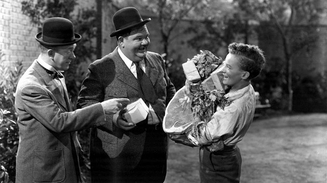 Nothing But Trouble - Z filmu - Stan Laurel, Oliver Hardy, David Leland
