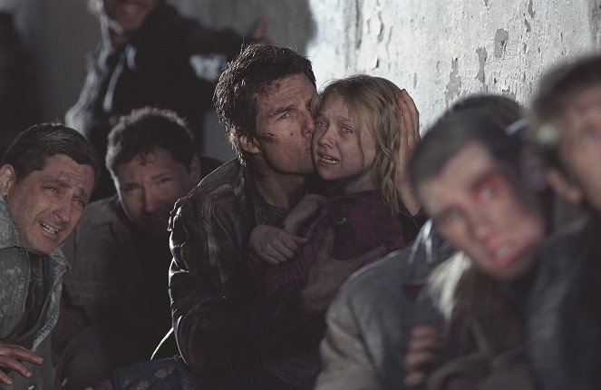 Tom Cruise, Dakota Fanning