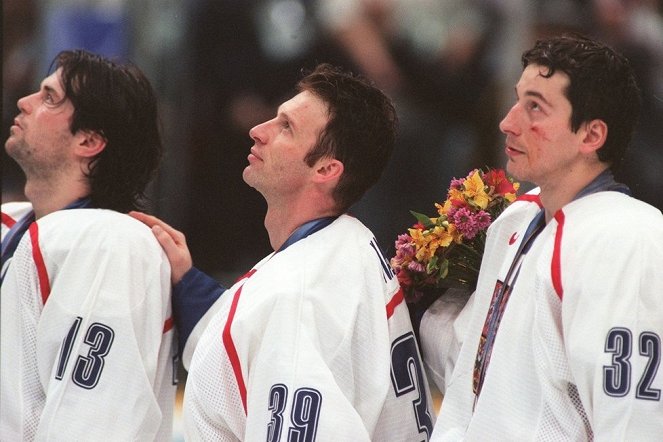 Nagano 1998 - hokejový turnaj století - Z filmu - Robert Lang, Dominik Hašek, Richard Šmehlík