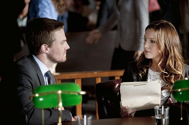 Stephen Amell, Katie Cassidy
