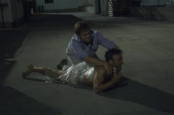 Dexter - Utlumení vztahů - Z filmu - Michael C. Hall, Chad Allen