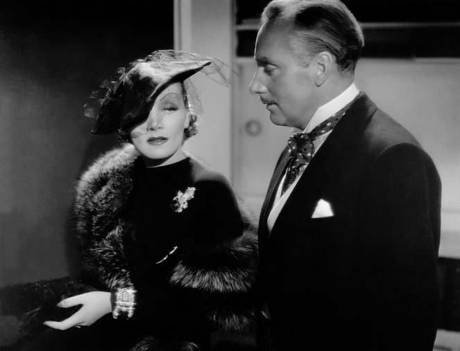 Pokušení - Z filmu - Marlene Dietrich, Alan Mowbray