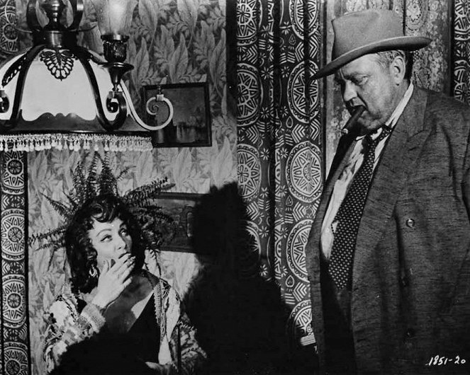 Dotek zla - Z filmu - Marlene Dietrich, Orson Welles