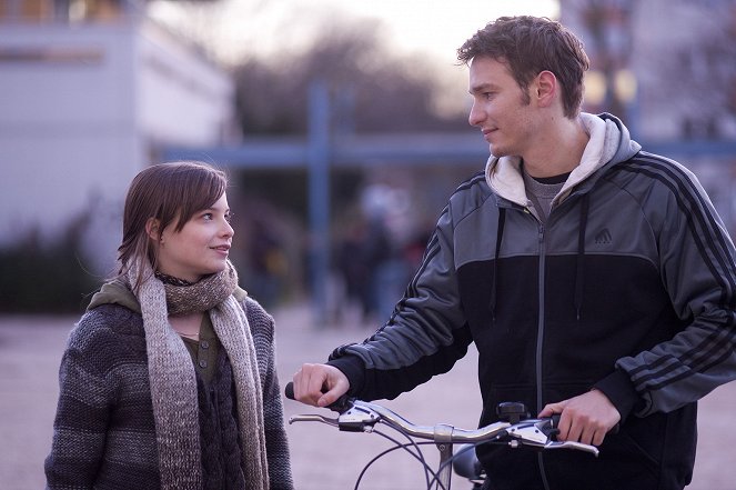 Střepy v parku - Z filmu - Jasna Fritzi Bauer, Vladimir Burlakov