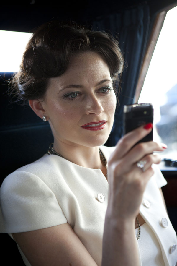 Sherlock - Skandál v Belgravii - Z filmu - Lara Pulver