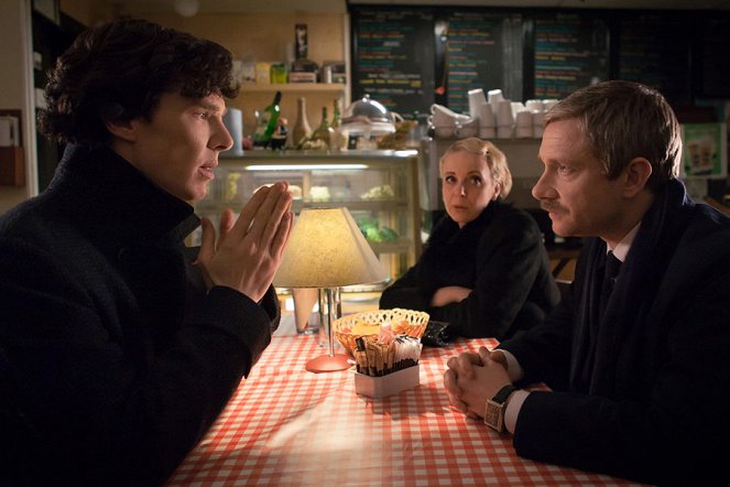 Sherlock - Série 3 - Prázdný pohřebák - Z filmu - Benedict Cumberbatch, Amanda Abbington, Martin Freeman