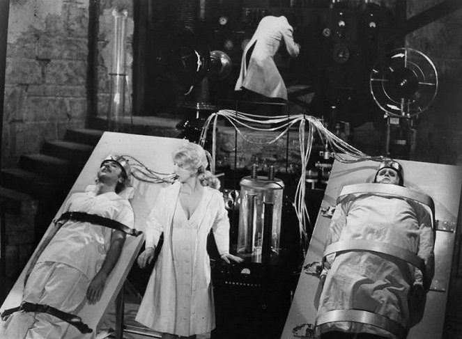Mladý Frankenstein - Z filmu - Gene Wilder, Teri Garr, Peter Boyle