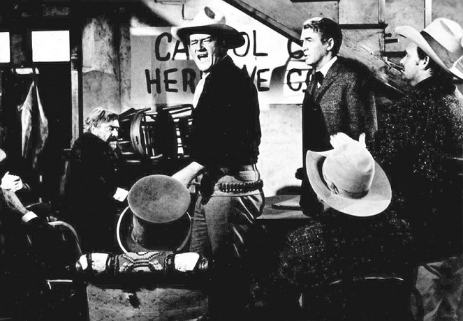 Muž, který zastřelil Liberty Valance - Z filmu - John Wayne, James Stewart