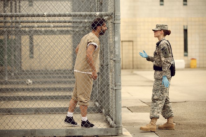 Camp X-ray - Z filmu - Payman Maadi, Kristen Stewart