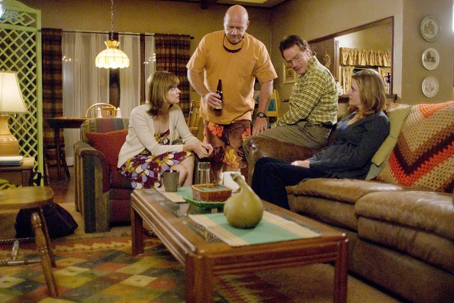 Perníkový táta - Muž s rakovinou - Z filmu - Betsy Brandt, Dean Norris, Bryan Cranston, Anna Gunn
