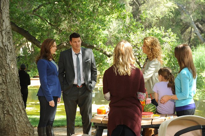 Emily Deschanel, David Boreanaz, Alexis Carra