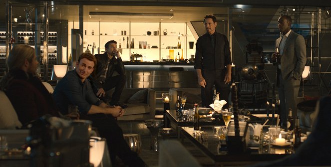 Avengers: Age of Ultron - Z filmu - Chris Hemsworth, Chris Evans, Jeremy Renner, Robert Downey Jr., Don Cheadle