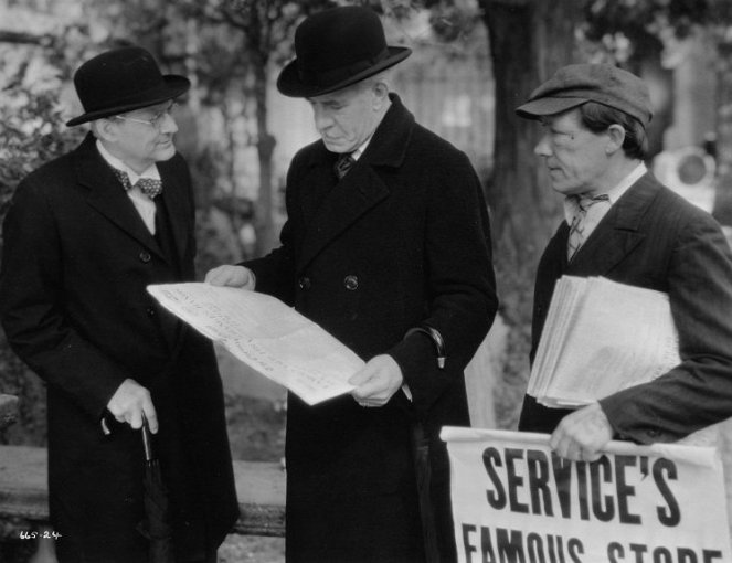 Looking Forward - Z filmu - Lionel Barrymore, Lewis Stone