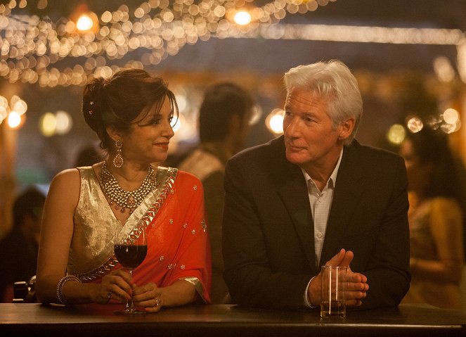 Druhý báječný hotel Marigold - Z filmu - Lillete Dubey, Richard Gere