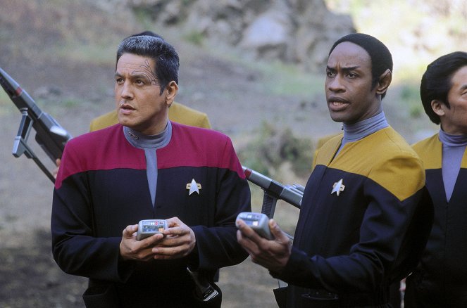 Star Trek: Vesmírná loď Voyager - Sedmatřicátníci - Z filmu - Robert Beltran, Tim Russ