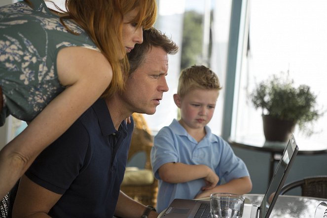 Nebe existuje - Z filmu - Kelly Reilly, Greg Kinnear, Connor Corum