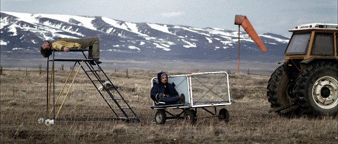 Narozen a vychován - Z filmu