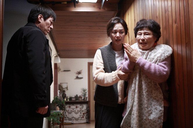 Sesangyeseo gajang ahreumdawoon ilbyeon - Z filmu - Kap-soo Kim, Jong-ok Bae, Ji-yeong Kim