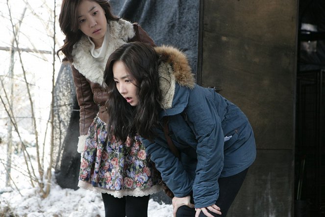 Goyangyi : jookeumeul boneun doo gaeui noon - Z filmu - Da-eun Shin, Min-yeong Park