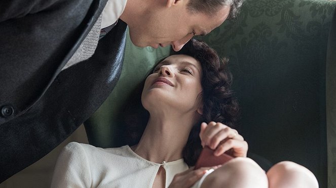 Cizinka - Z filmu - Tobias Menzies, Caitríona Balfe