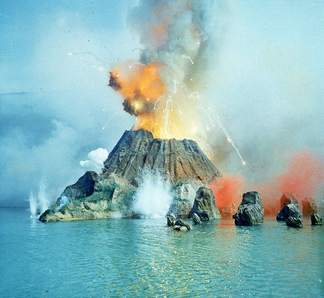 Krakatoa, na východ od Jávy - Z filmu