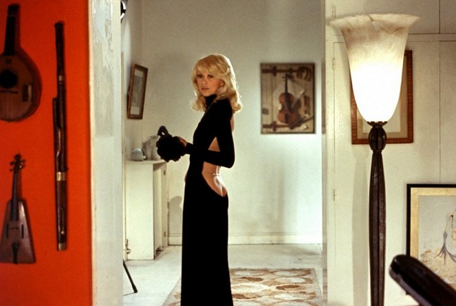 Velký blondýn s černou botou - Z filmu - Mireille Darc