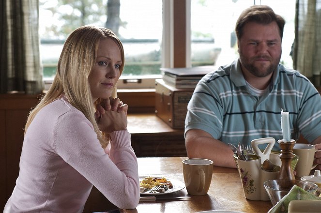 Cottage Country - Z filmu - Malin Åkerman, Tyler Labine