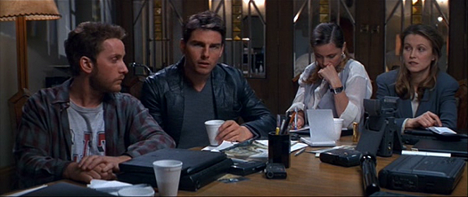 Mission: Impossible - Z filmu - Emilio Estevez, Tom Cruise, Emmanuelle Béart, Ingeborga Dapkunajtě