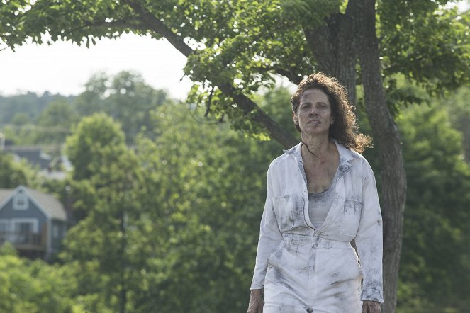 The Leftovers - The Prodigal Son Returns - Photos - Amy Brenneman