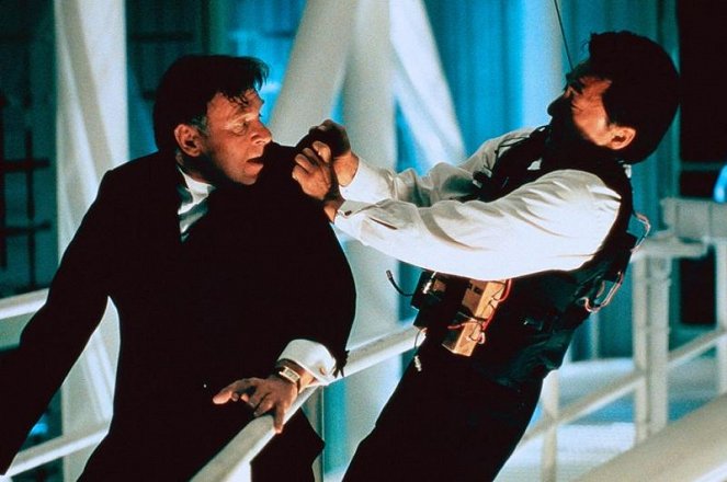 Křižovatka smrti - Z filmu - Tom Wilkinson, Jackie Chan