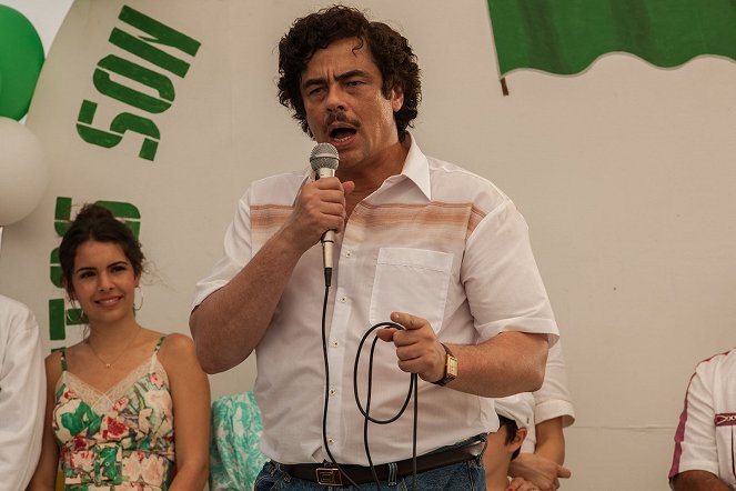 Escobar - Paradise Lost - Z filmu - Claudia Traisac, Benicio Del Toro
