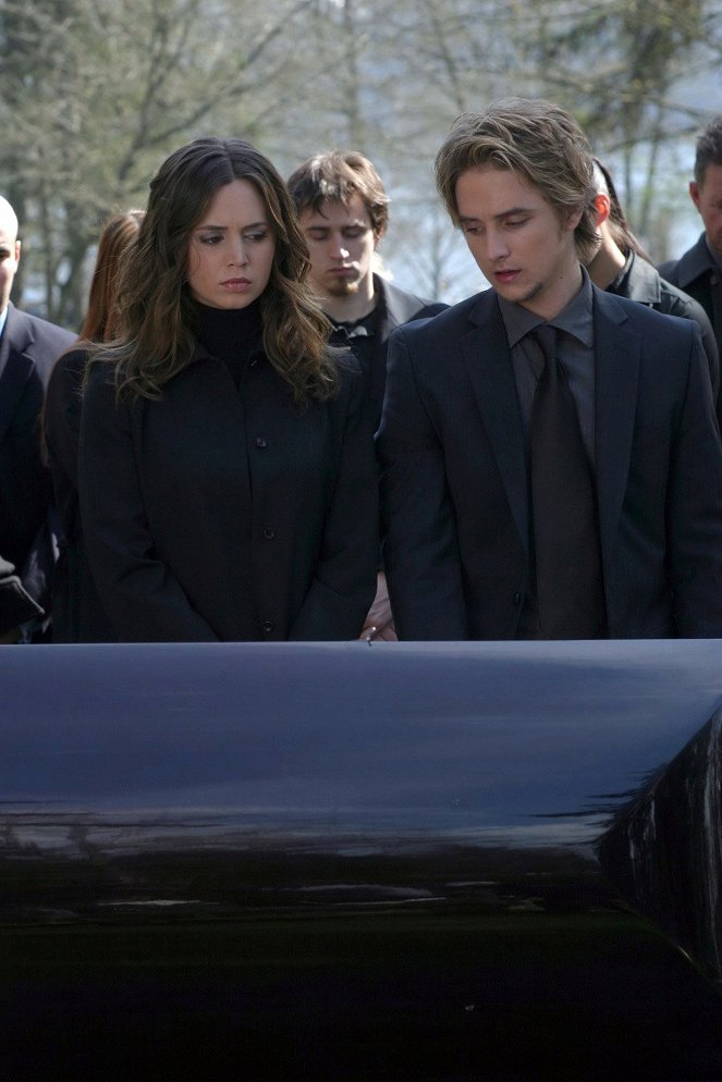 Volání mrtvých - Two Weddings and a Funeral - Z filmu - Eliza Dushku