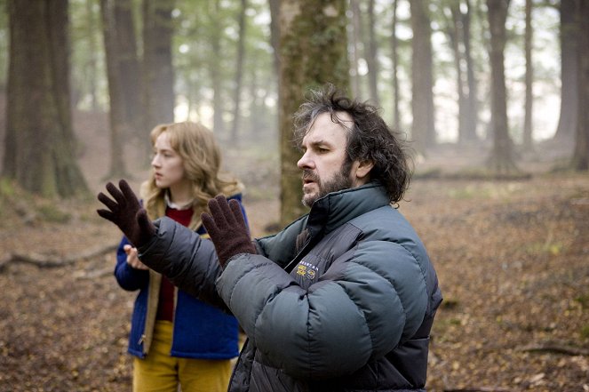Pevné pouto - Z natáčení - Saoirse Ronan, Peter Jackson