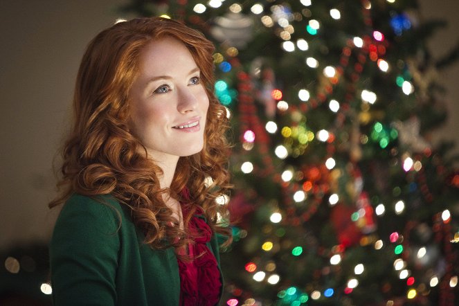 Annie Claus is Coming to Town - Z filmu - Maria Thayer