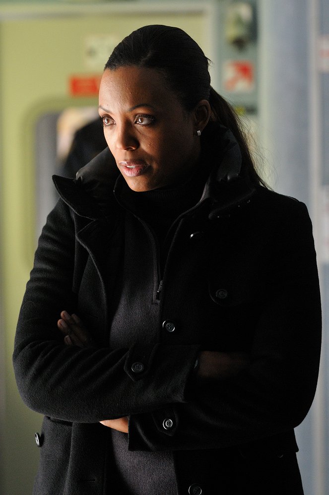 Agent bez minulosti - The Train - Z filmu - Aisha Tyler