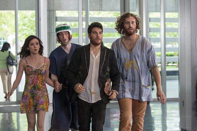 Pařba v Mexiku - Z filmu - Shannon Woodward, Thomas Middleditch, Adam Pally, T.J. Miller