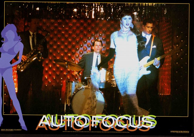 Auto Focus - Muži uprostřed svého kruhu - Fotosky