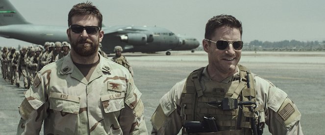Americký sniper - Z filmu - Bradley Cooper, Sam Jaeger