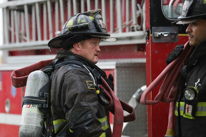 Chicago Fire - No Regrets - Photos - Christian Stolte