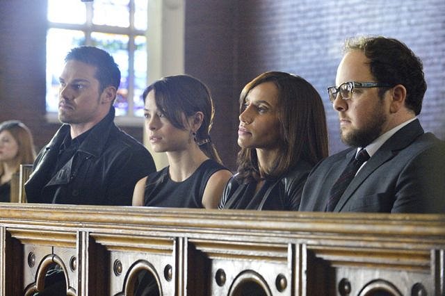 Jay Ryan, Kristin Kreuk, Nina Lisandrello, Austin Basis