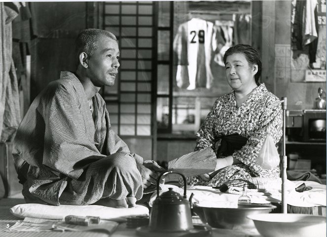Příběh z Tokia - Z filmu - Chishû Ryû, Chieko Higashiyama