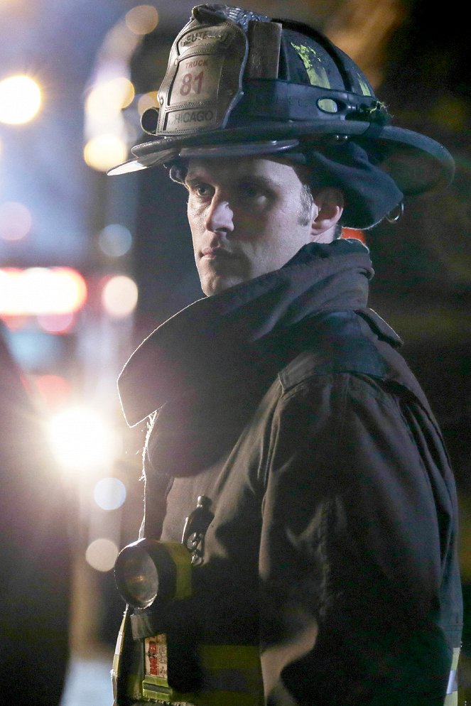 Chicago Fire - Noc s velkým N - Z filmu - Jesse Spencer