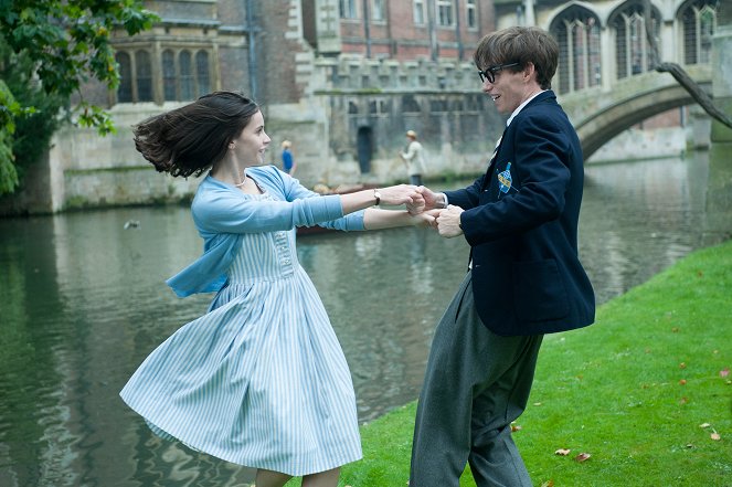 Teorie všeho - Z filmu - Felicity Jones, Eddie Redmayne