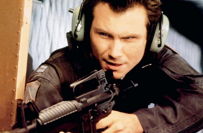 Operace: Zlomený šíp - Z filmu - Christian Slater
