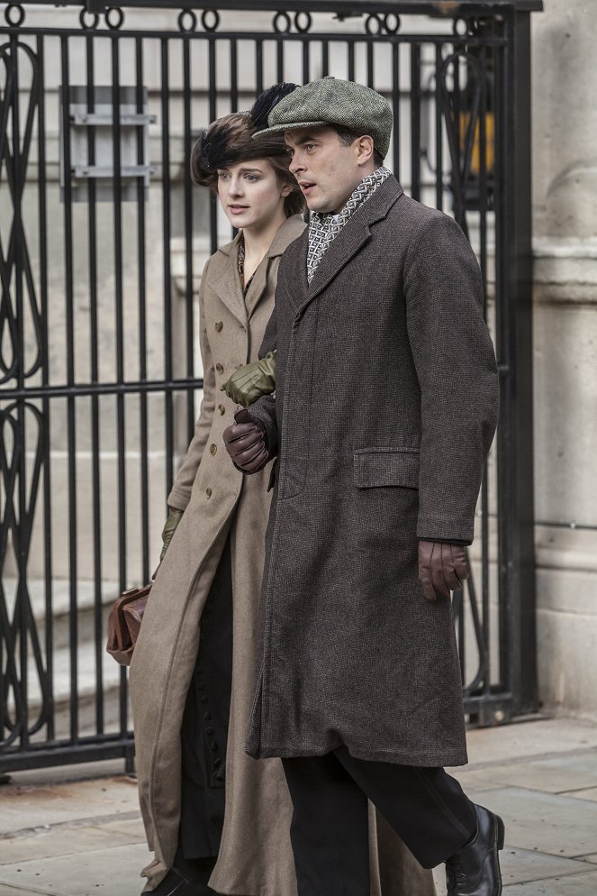 Pan Selfridge - Epizoda 10 - Z filmu - Aisling Loftus, Trystan Gravelle