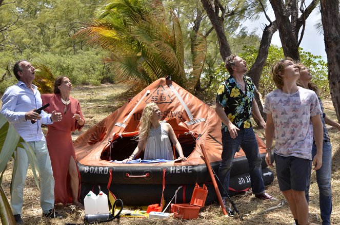 Dusno pod palmami - Z filmu - Heio von Stetten, Nadeshda Brennicke, Lena Klenke, Dirk Borchardt, Sven Gielnik, Valerie Niehaus