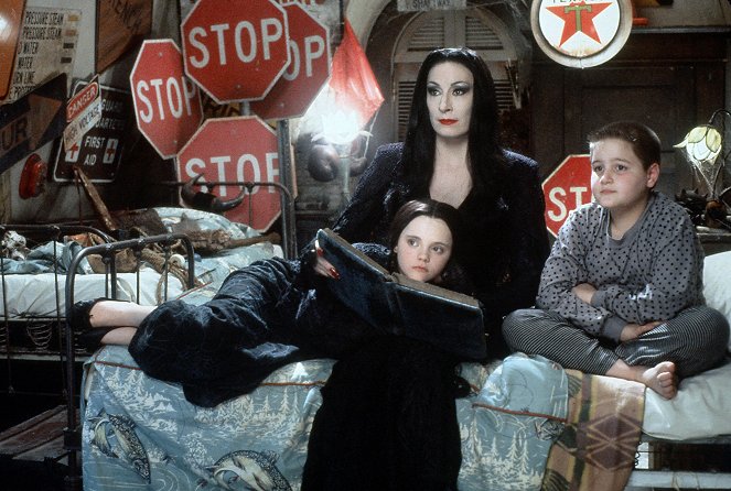 Addamsova rodina - Z filmu - Christina Ricci, Anjelica Huston, Jimmy Workman