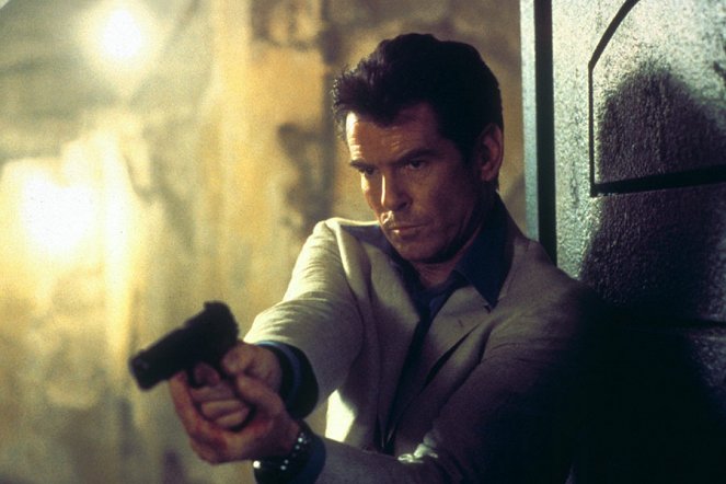 Jeden svět nestačí - Z filmu - Pierce Brosnan